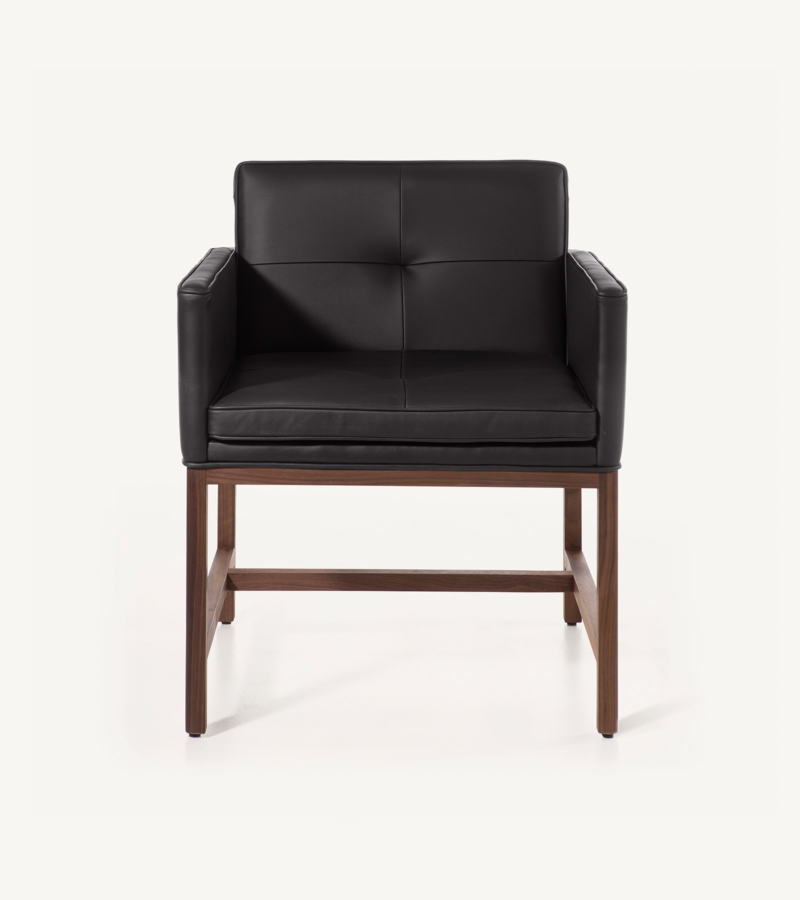 TinnappleMetz-bassamfellows-Wood-Frame-Chair-02
